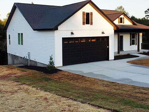 3rd image of 103 Lois Dr
