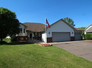 6736 380th Cir, North Branch, MN 55056