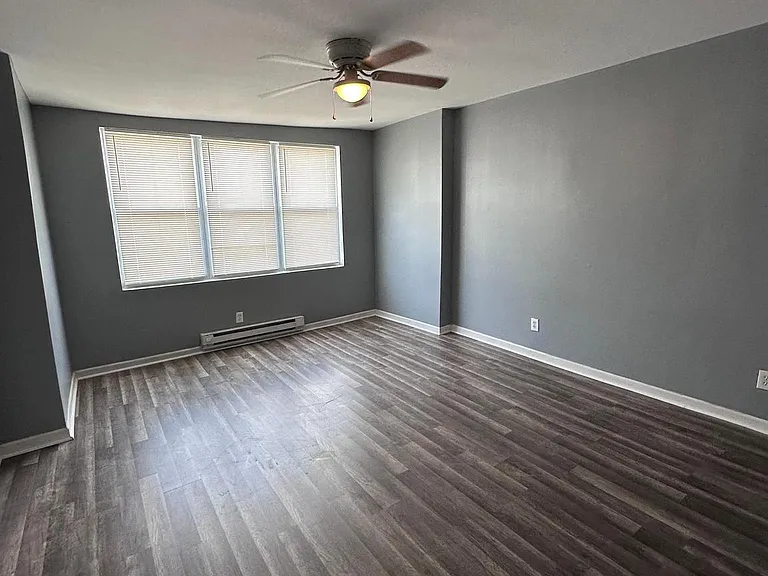 7000 Forrest Ave — Photo 28