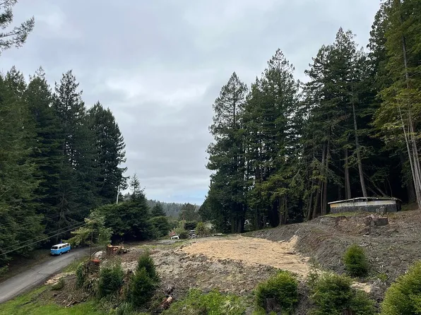 2213 Plunkett Rd, Bayside, CA 95524