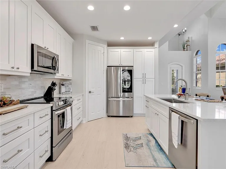 6096 Dogleg Dr — Photo 22