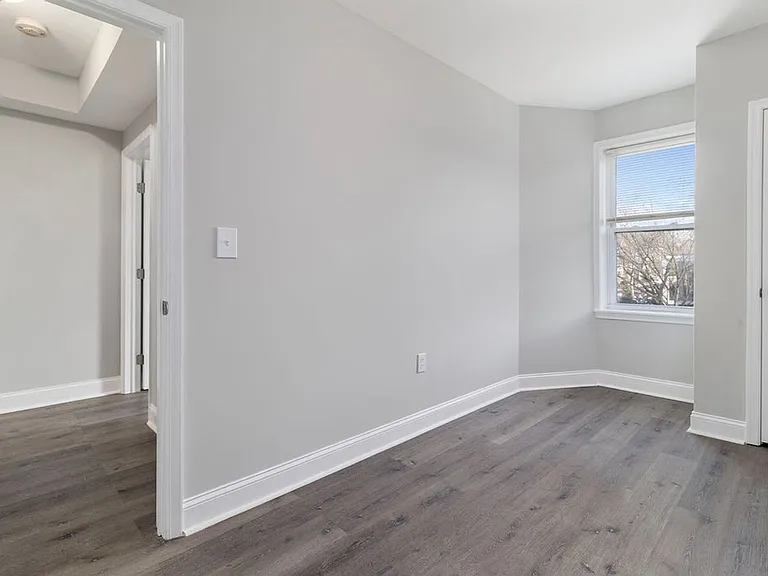 1150 17th St NE — Photo 7