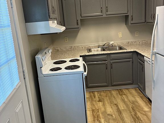 3rd image of 303 Johnson Ln #19