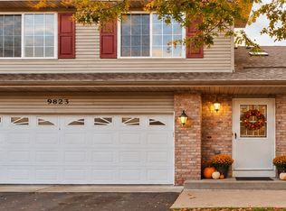 9823 Hamlet Ln S, Cottage Grove, MN 55016
