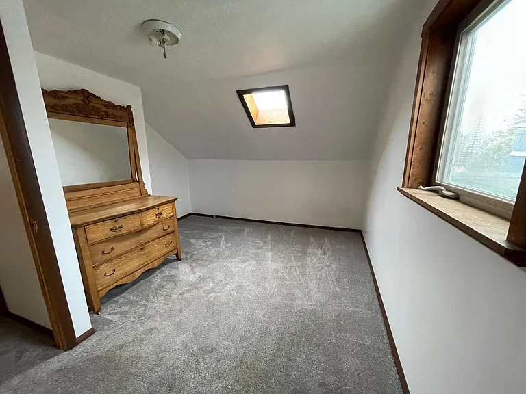 Upstairs bedroom 2