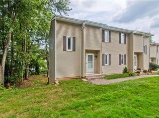 97 Spring Ln #97, Suffield, CT 06078