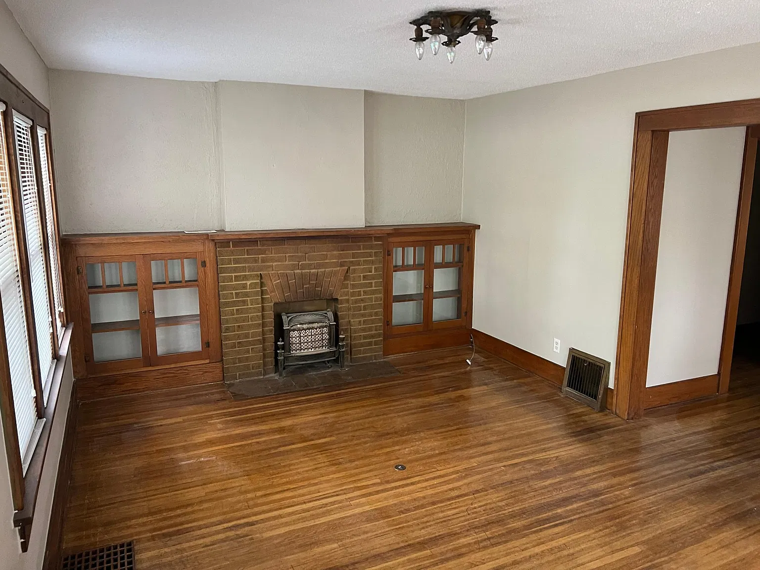 2 bed, 1.5 bath, 1100 sqft, $1,295 — Photo 3