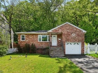 18 Canterbury Rd, Ringwood, NJ 07456