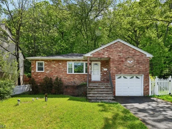18 Canterbury Rd, Ringwood Boro, NJ 07456