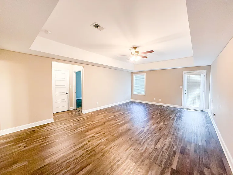 350 Dugger Dr — Photo 15