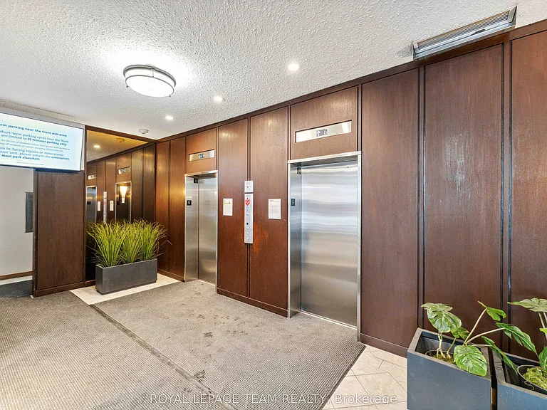2951 Riverside Dr #306 — Photo 3