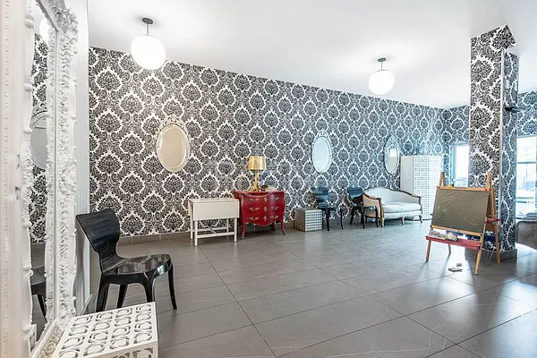 Sold by Brick&Mortar | media 21