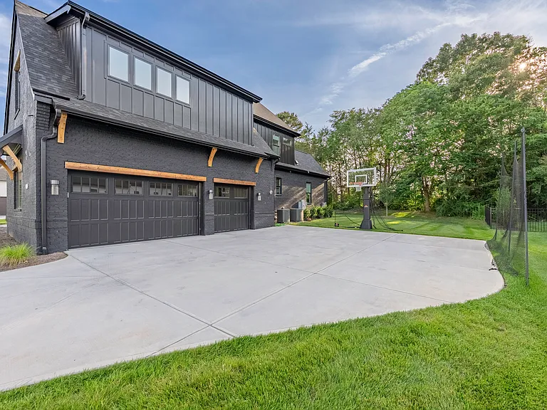 10119 Laurier Ln — Photo 65