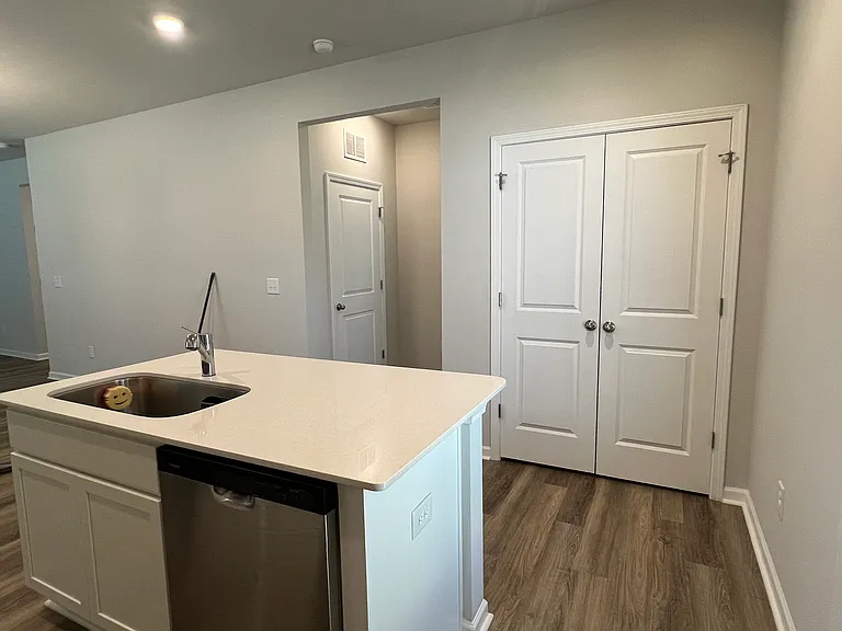 168 N Squires Run Ln — Photo 4