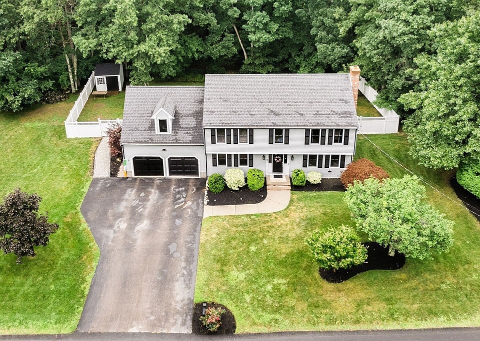 2nd image of 8 Beaverbrook Ln