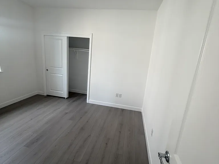109 Cropton Ct — Photo 24