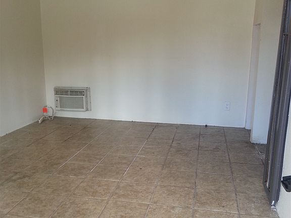 4th image of 11742 Ventura Blvd