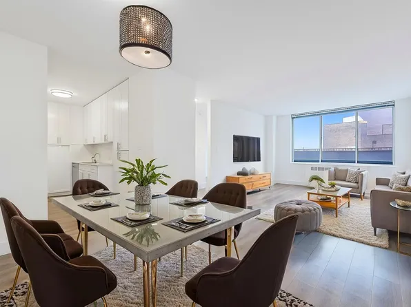 1735 York Avenue image 2 of 21