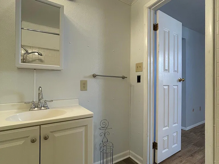 5838 Alderson St #8 — Photo 8