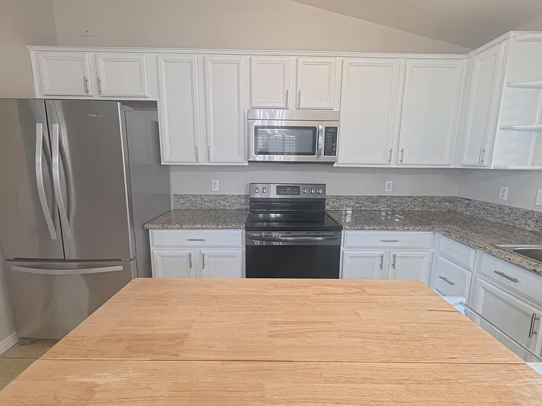 16624 W Saguaro Ln — Photo 6