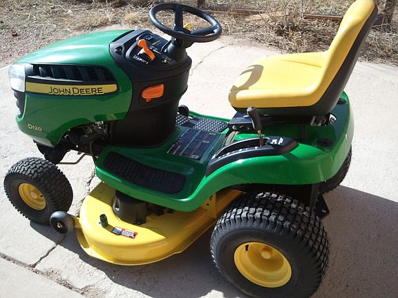 2012 Deere with property
