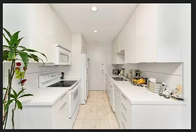 10751 Wilshire Blvd #1108 — Photo 6