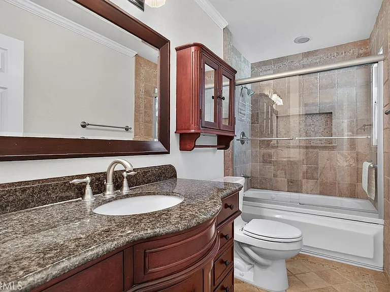 2310 E Monroe Ave — Photo 19
