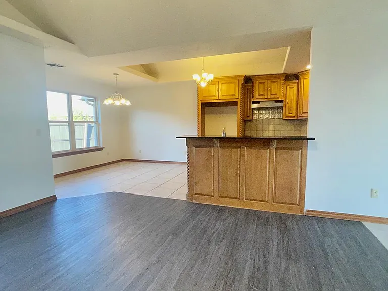 819 Rickwood Cir — Photo 7
