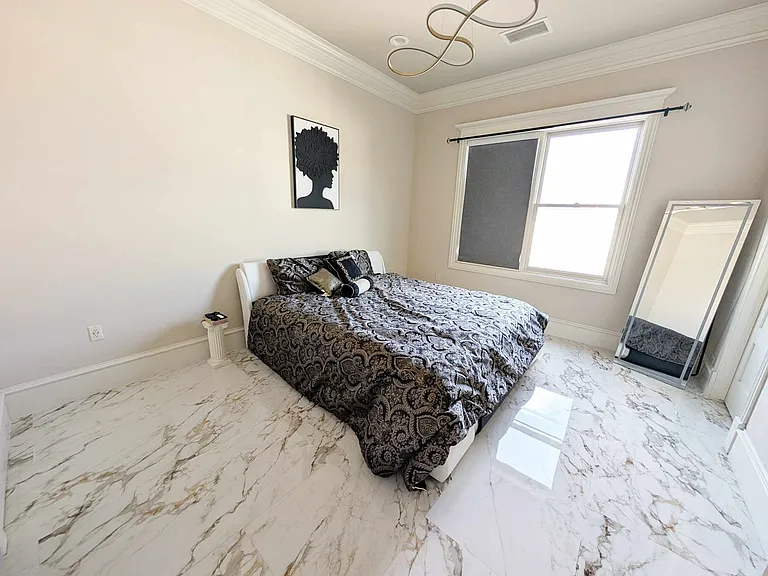 221 N Geary Ave #602 — Photo 12