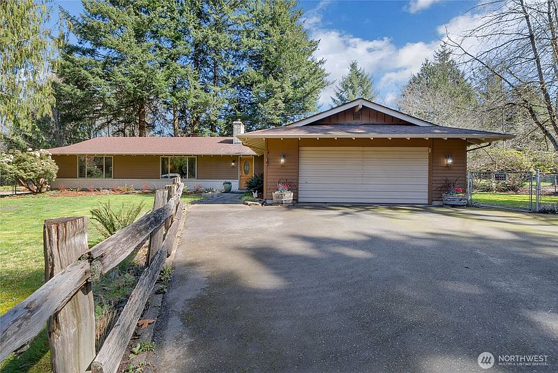 3rd image of 102 40 Crumb Road