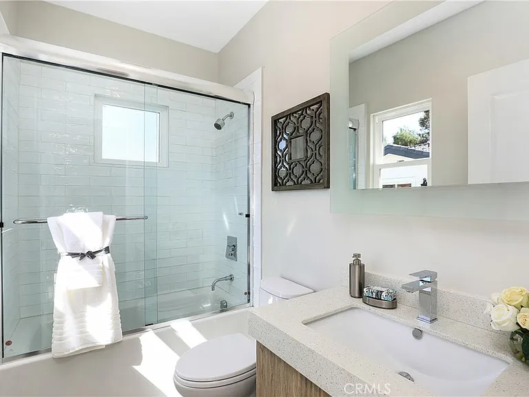 9 Turnberry Ln — Photo 24