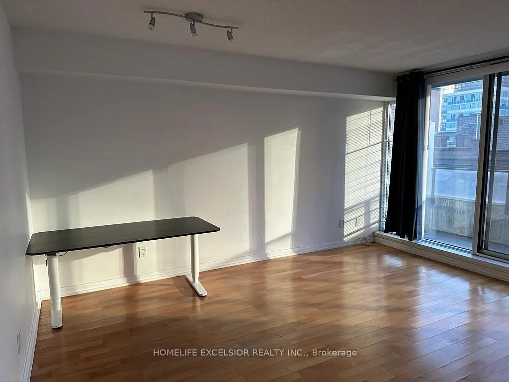 Studio, $2,100 — Photo 3
