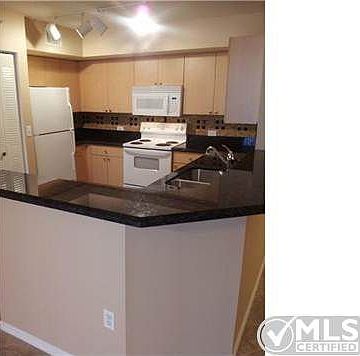 3rd image of 1308 Villa Cir