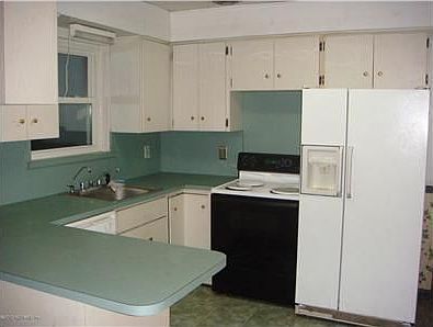 5th image of 2701 Columbine Dr N