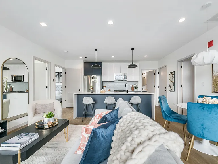 516 W Arlington Pl — Photo 15