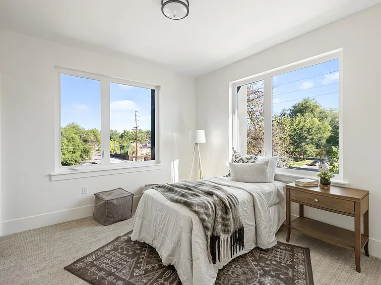 2931 W Jordan St — Photo 12