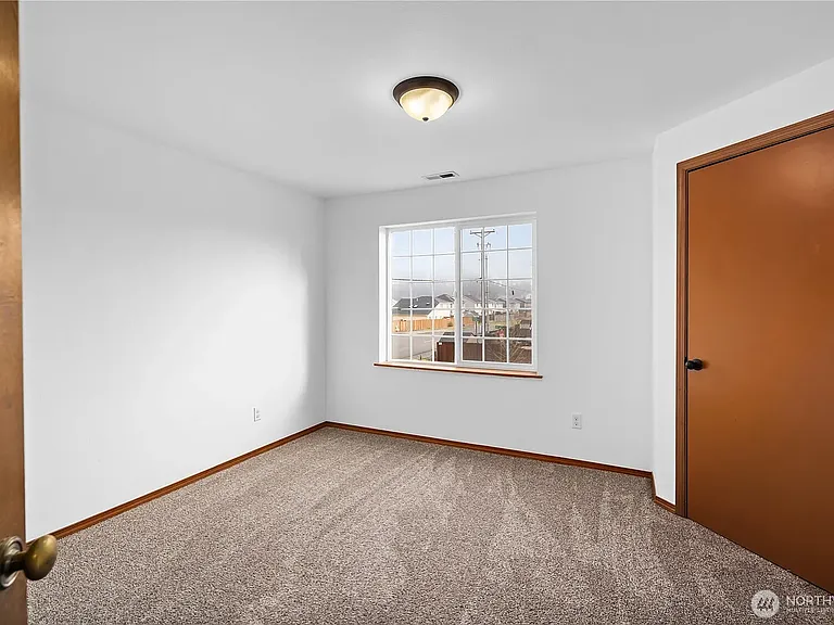 20402 11th Avenue Ct E — Photo 23