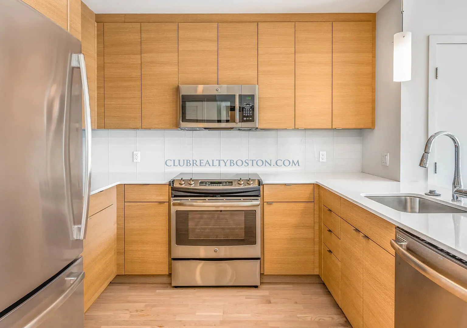 1 bed, 1.0 bath, 643 sqft, $3,720 — Photo 2