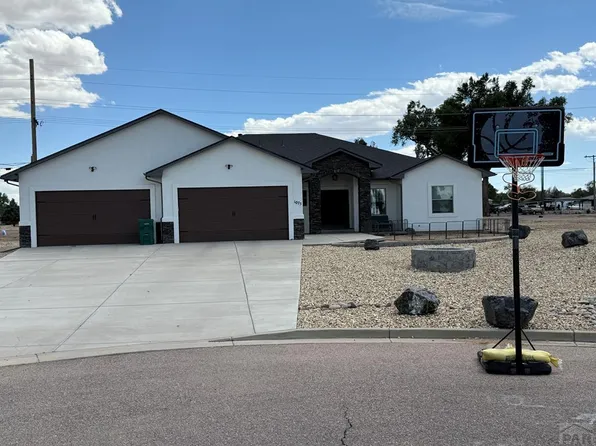 1075 Peaceful Ct, Pueblo, CO 81006