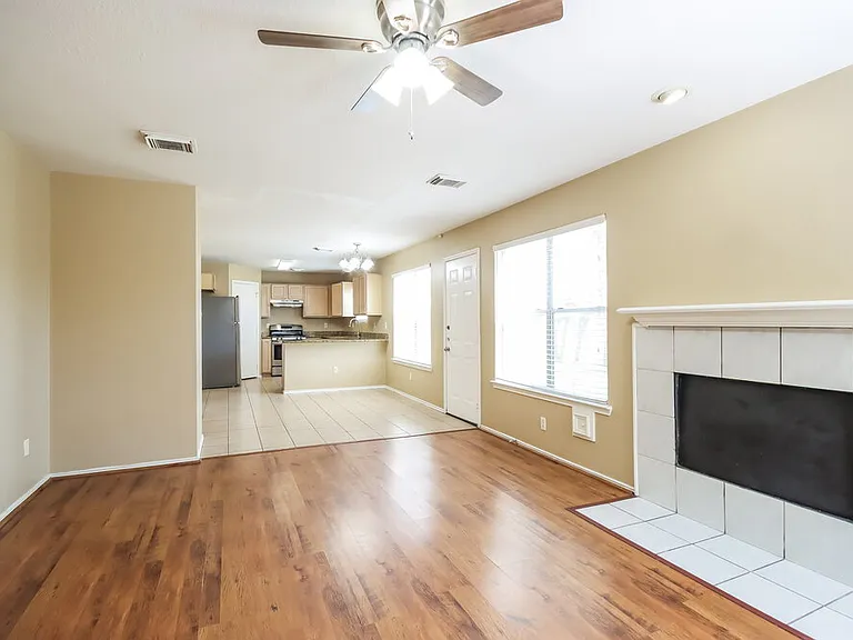 2610 Heatherknoll Dr — Photo 4