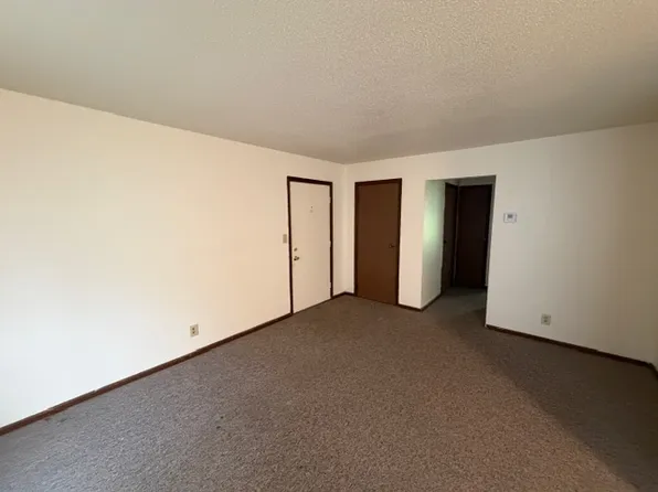 1214 N Maple St #2, Princeton, IL 61356