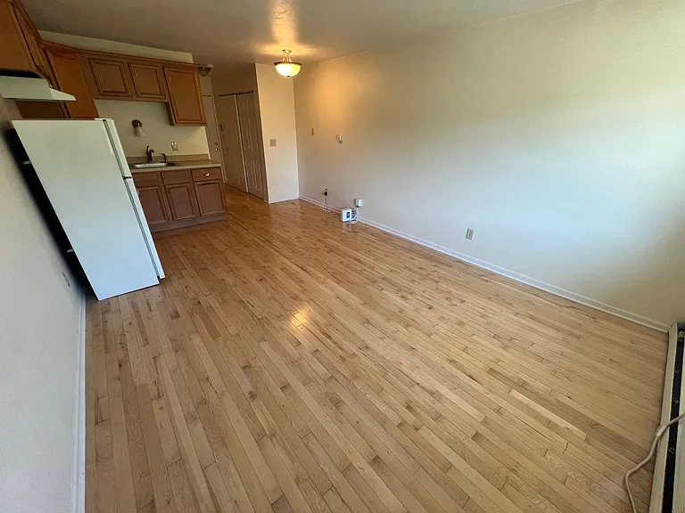 2030 N Oakland Ave — Photo 14