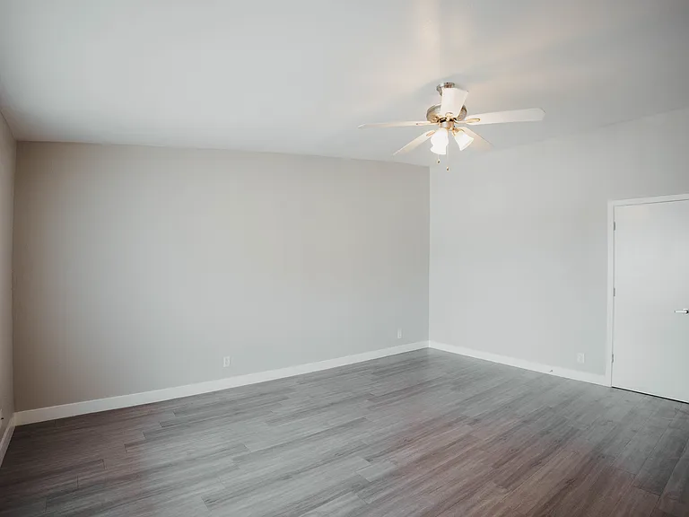 The Cosmo Apartments — Photo 9