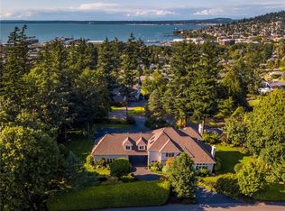 201 Hawthorn Rd, Bellingham, WA 98225