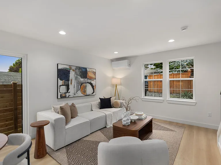 304 NW 45th St — Photo 7