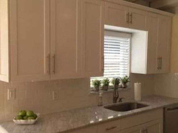 4th image of 230 Santa Lucia Dr