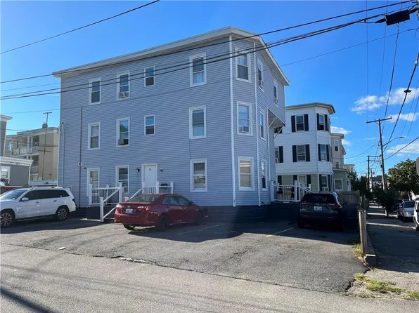 22 Perry St, Central Falls, RI 02863