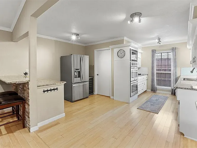 9262 Whitehurst Dr — Photo 3