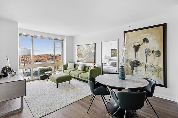 Rented by Greystar | media 3