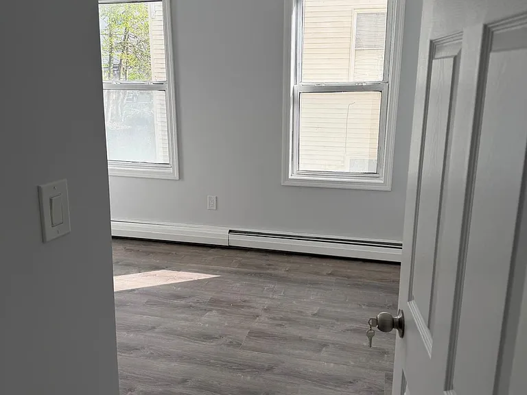 17 Jones St #2 — Photo 1